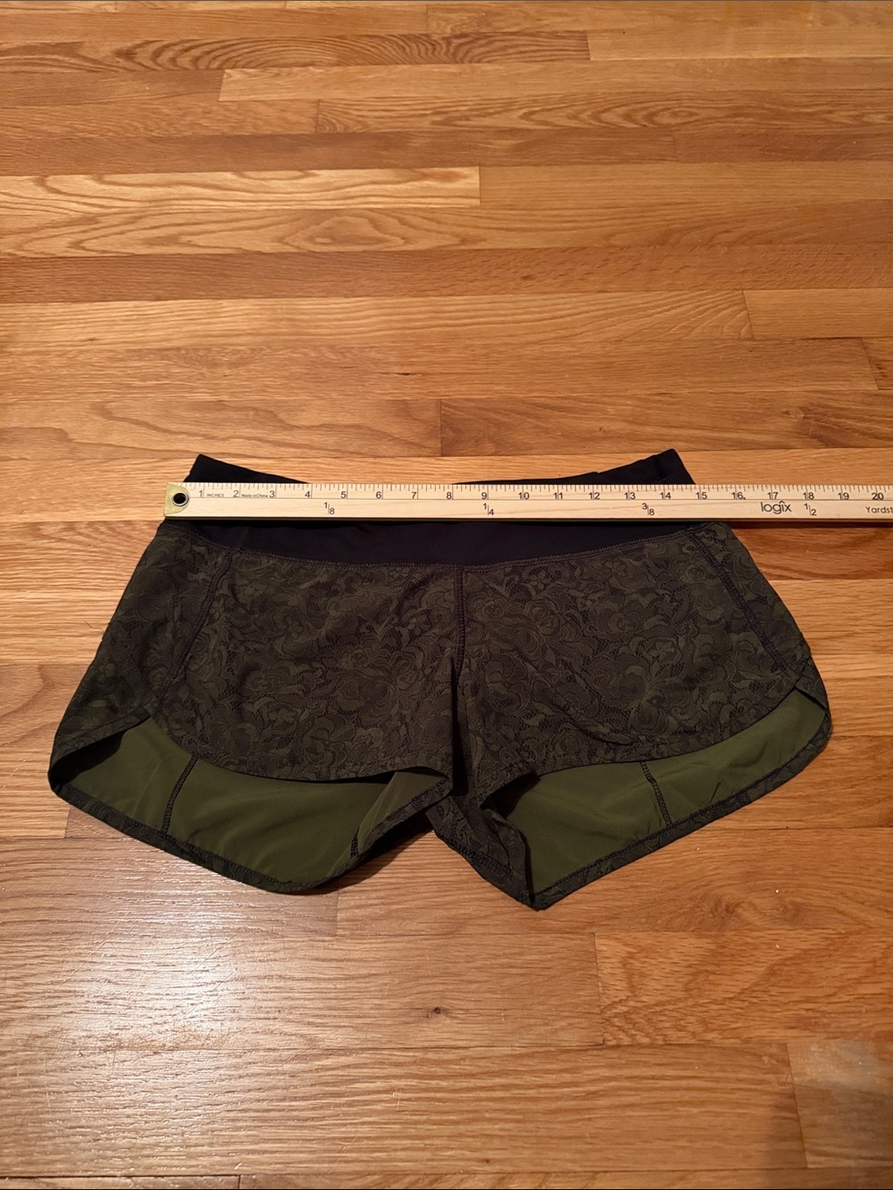 Lululemon Speed Short Run Mini Pencil Lace Brave Olive Black Floral Camo 6 - Picture 7 of 10